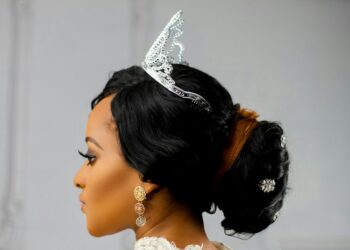 Wie wäre es, wenn wir die Bedeutung von Schönheitswettbewerben in der modernen Gesellschaft oder vielleicht den Einfluss von Schönheitsstandards auf Individuen und Kultur diskutieren?