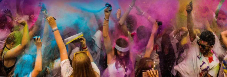 Holi Festival: Farben, Musik und Lebensfreude vereint